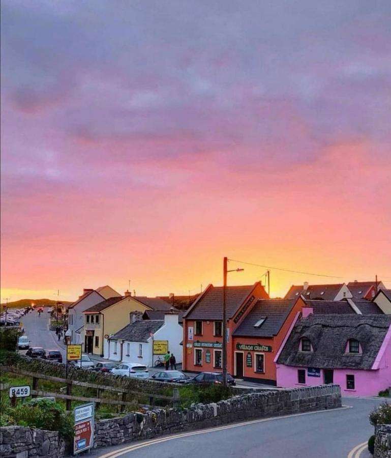 Wild Meadow Huts Villa Doolin Exteriör bild