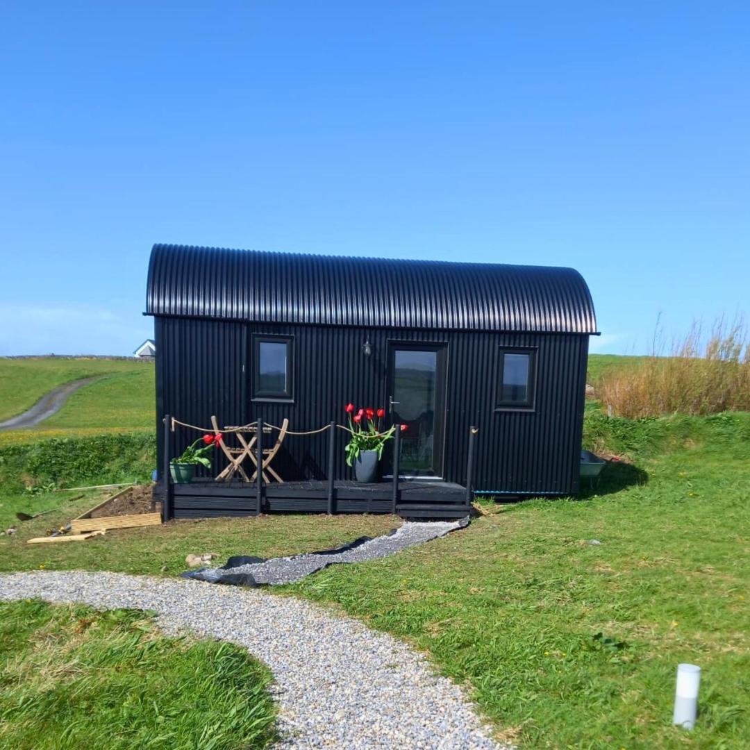 Wild Meadow Huts Villa Doolin Exteriör bild