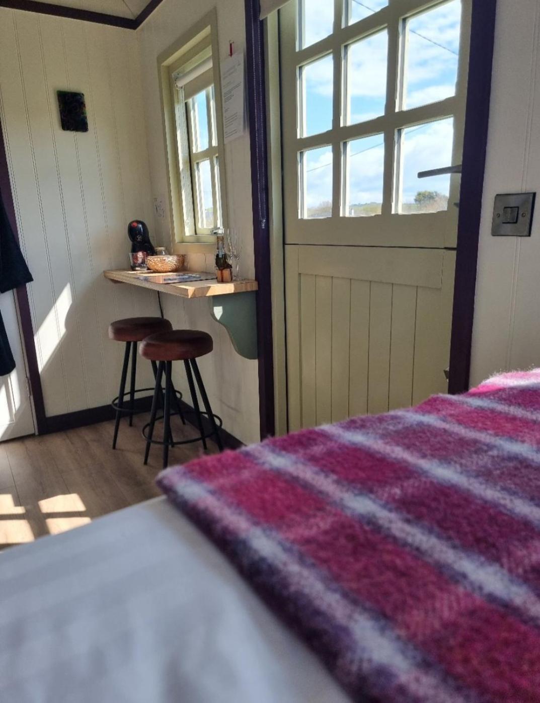 Wild Meadow Huts Villa Doolin Exteriör bild