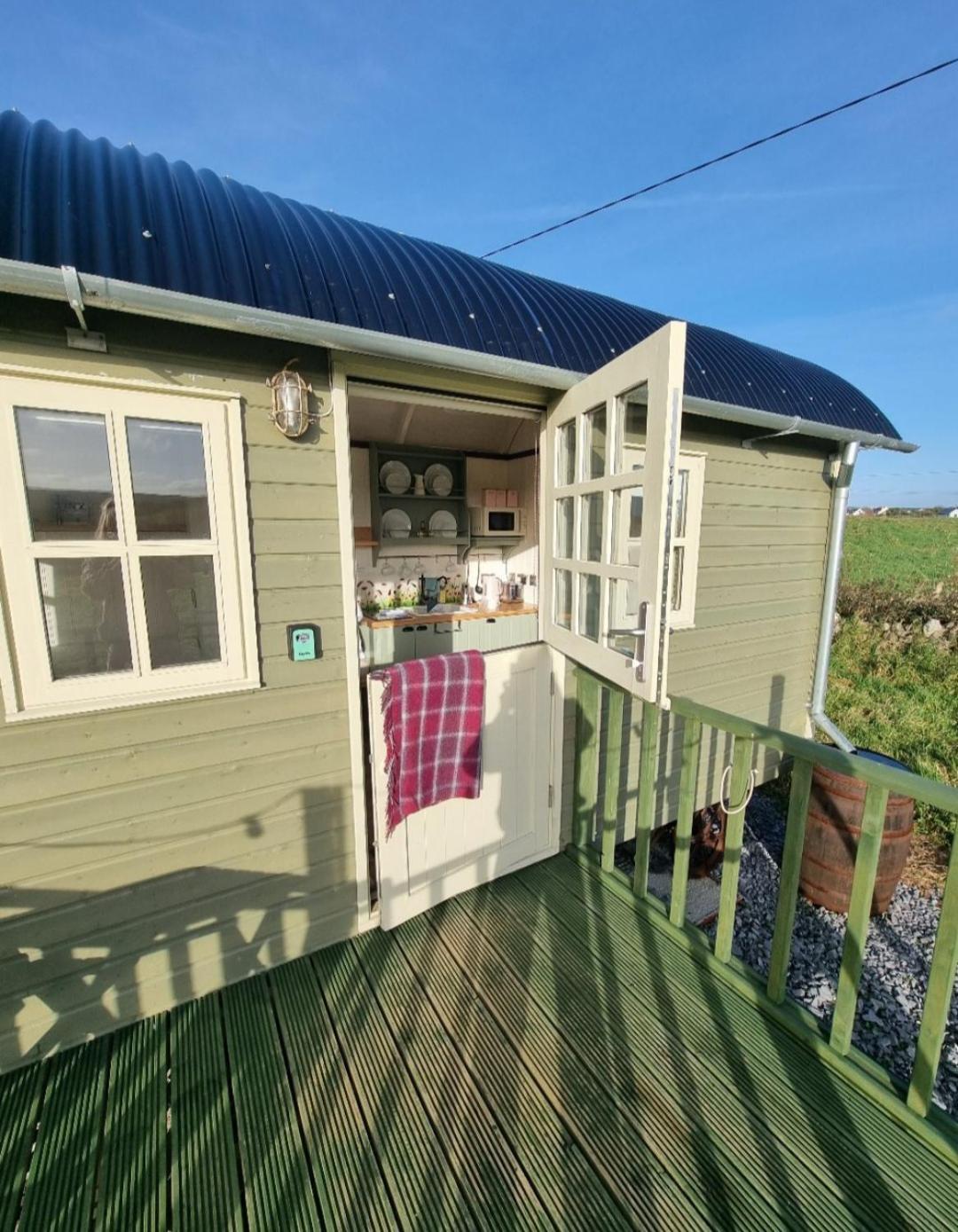 Wild Meadow Huts Villa Doolin Exteriör bild