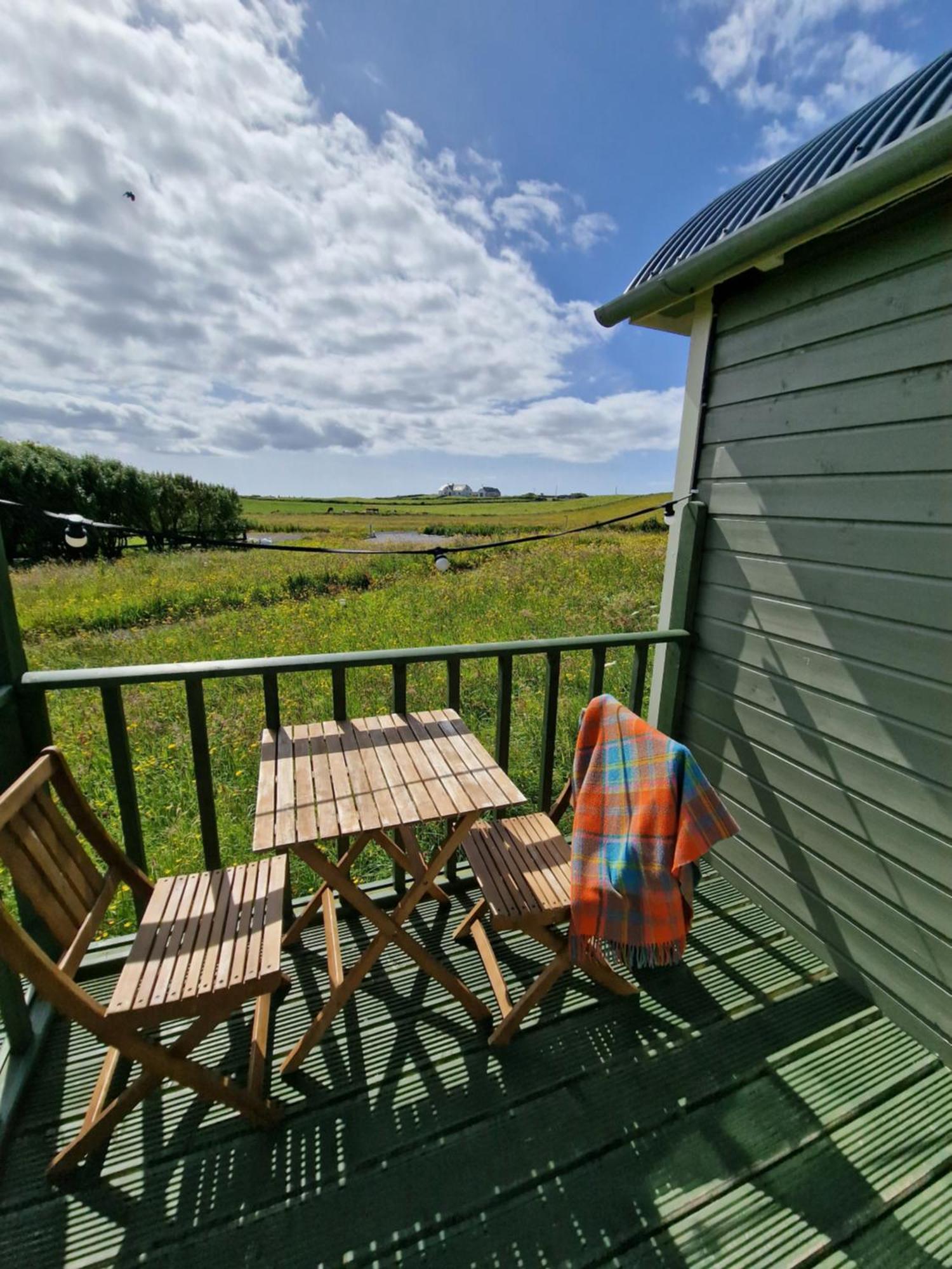 Wild Meadow Huts Villa Doolin Exteriör bild